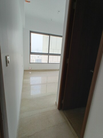 Furnished Amenities in 3 BHK Apartment at Kalpataru Immensa, Kolshet Road – for Rent