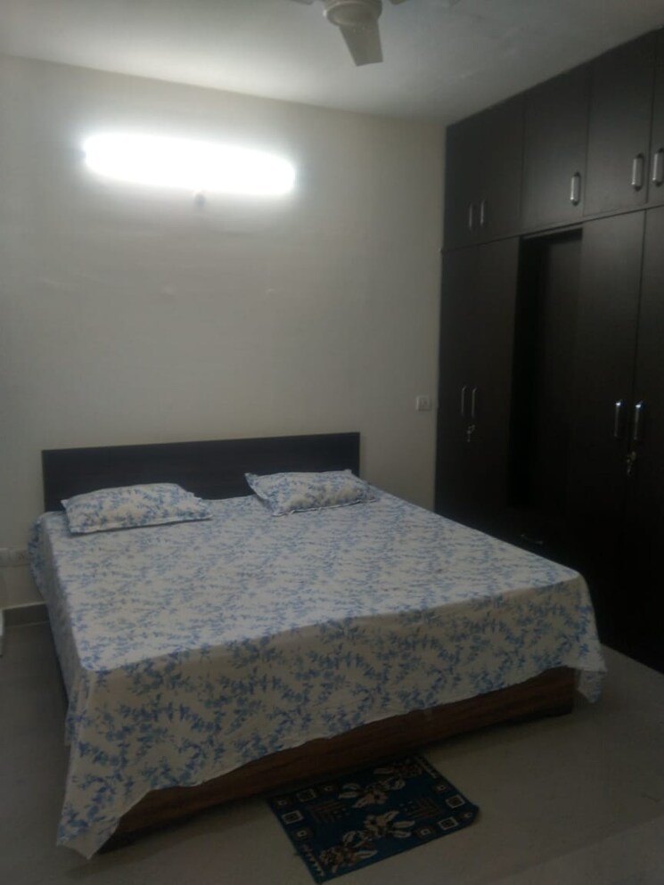 Room, gomti nagar Pg For Boys & Girls In Gomti Nagar 9737045