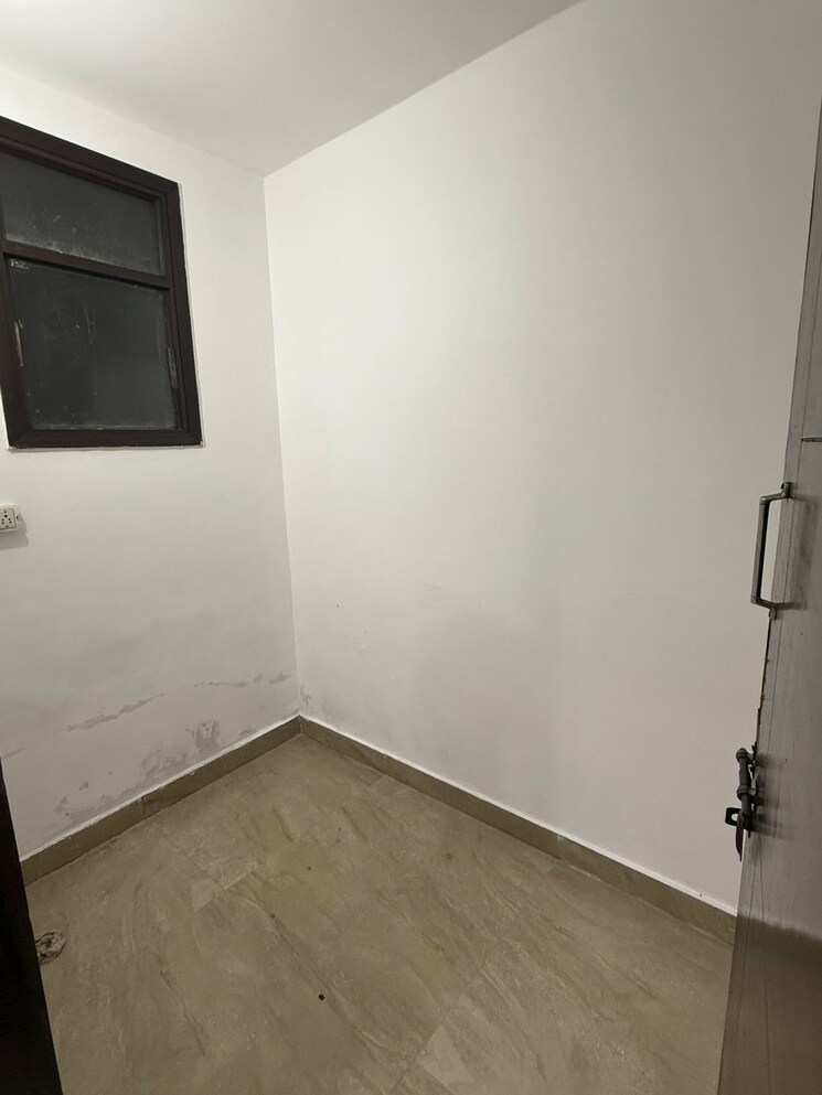 Room, saket 1 Bedroom 350 Sq.Ft. Builder Floor In Saket Delhi 9737065