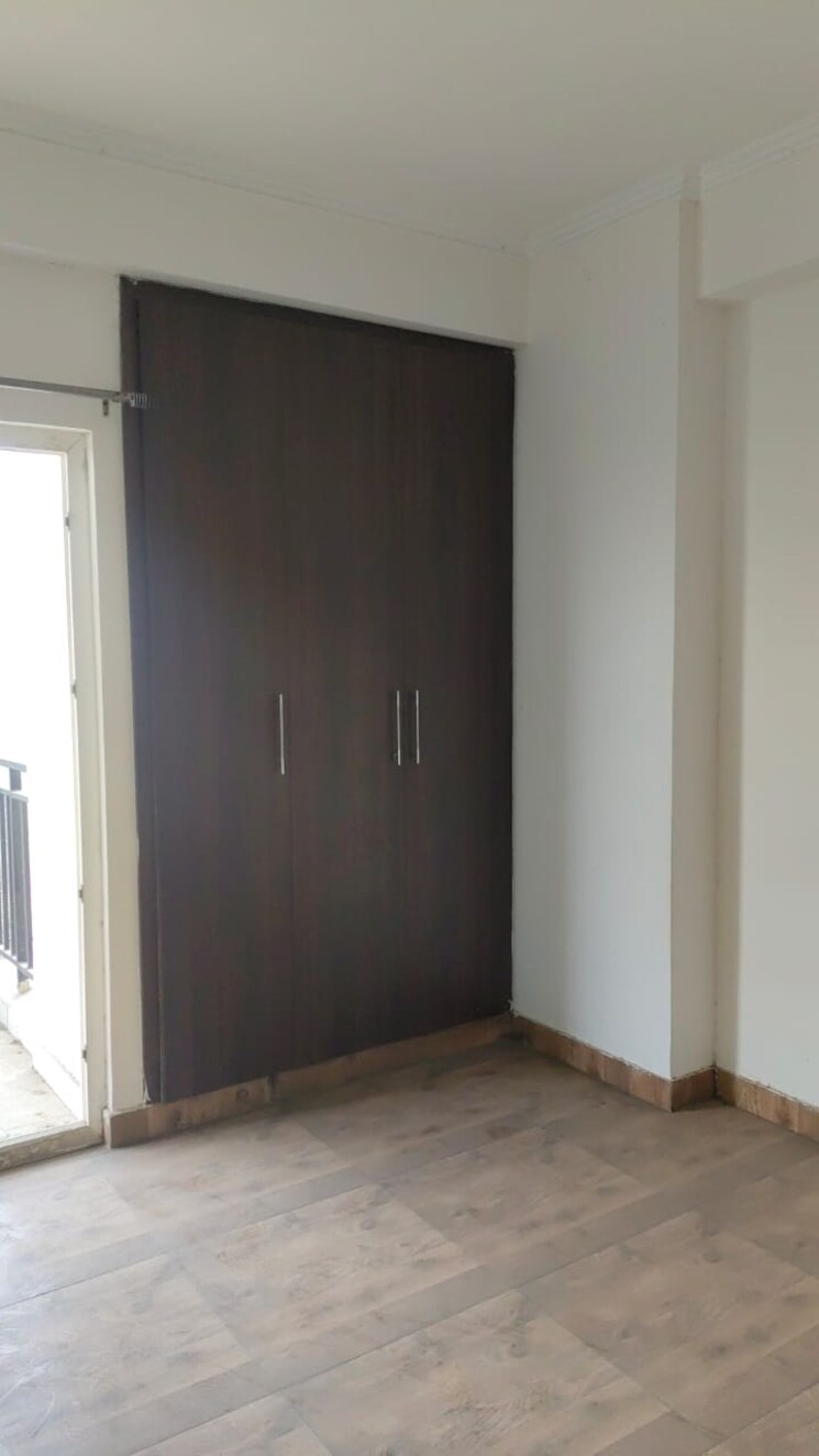 Room, gaur-city-2-14th-avenue 2 Bedroom 955 Sq.Ft. Apartment In Sector 16c Greater Noida Greater Noida 9737089