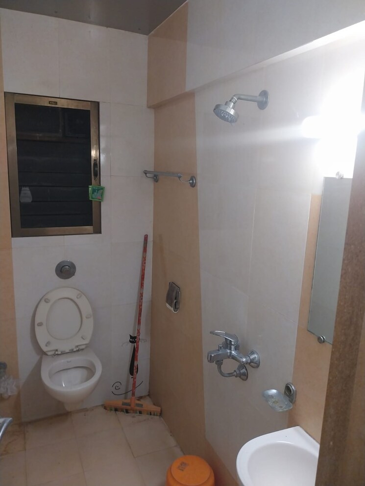 Bathroom, panch-leela 2 Bedroom 950 Sq.Ft. Apartment In Powai Mumbai 9737099