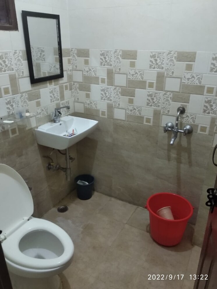 Bathroom, dharam colony 2 Bedroom 1050 Sq.Ft. Builder Floor In Dharam Colony Gurgaon 9737104