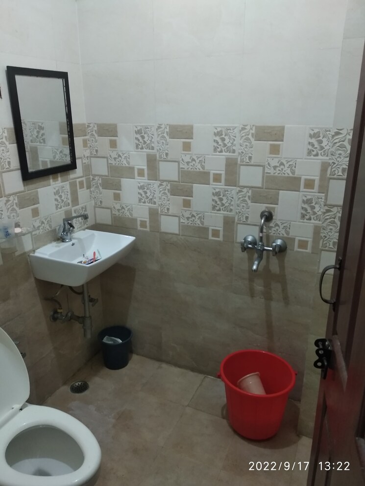 Bathroom, dharam colony 2 Bedroom 1050 Sq.Ft. Builder Floor In Dharam Colony Gurgaon 9737104