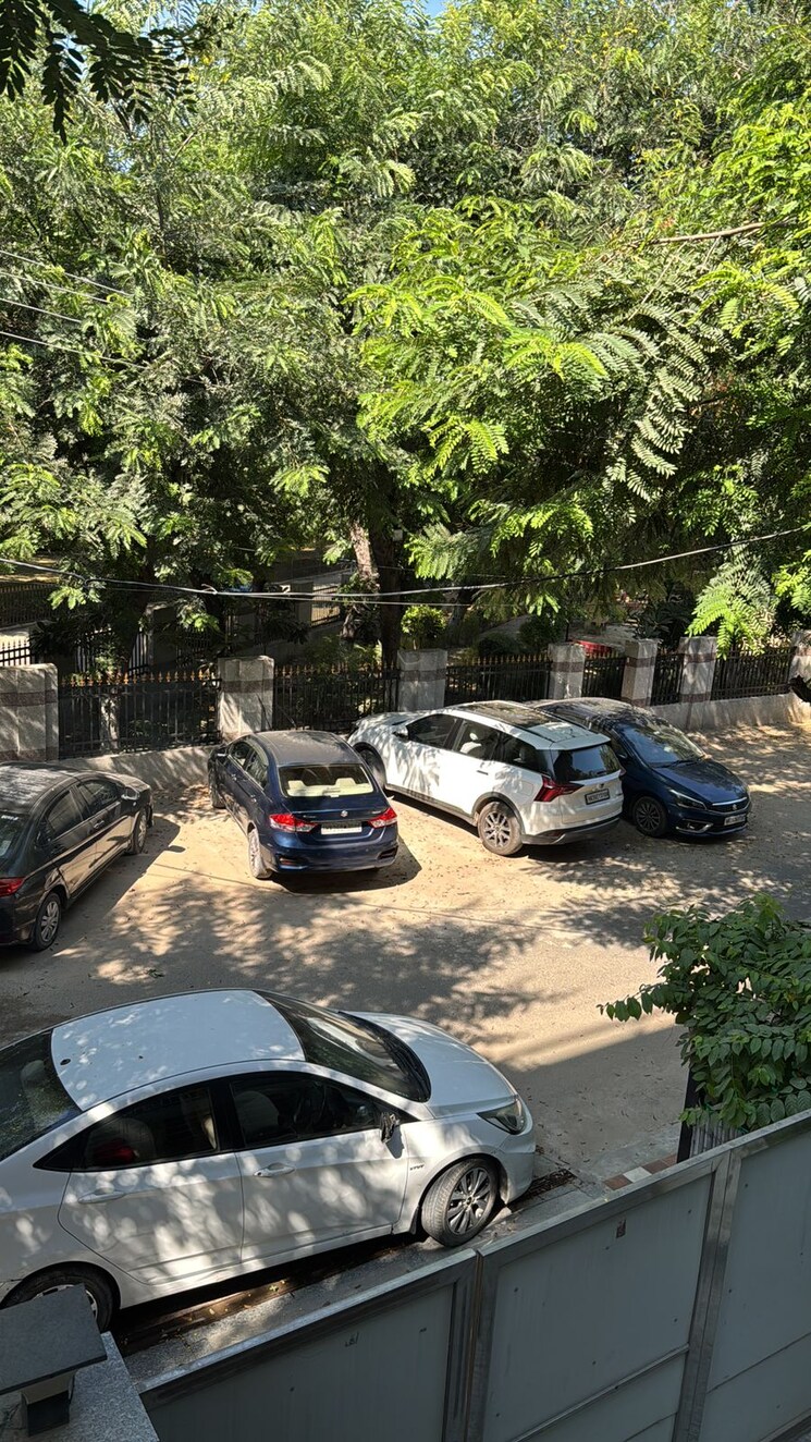  Parking, palam vihar 1 RK 550 Sq.Ft. Builder Floor In Palam Vihar Gurgaon 9737119