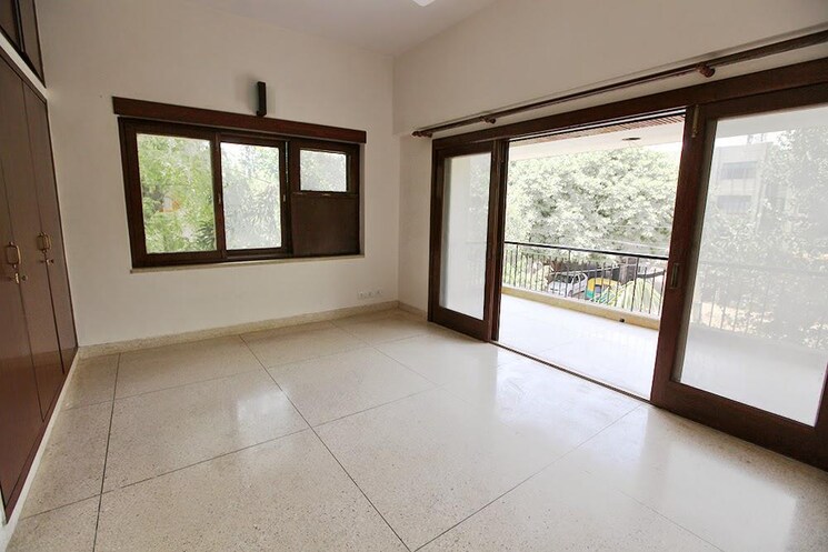 Room, greater kailash 3 Bedroom 4500 Sq.Ft. Builder Floor In Greater Kailash Delhi 9737176