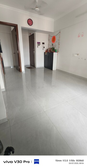 Room in 2 BHK Apartment at Venkatesh Viraj Heights, Dhanori – for Rent