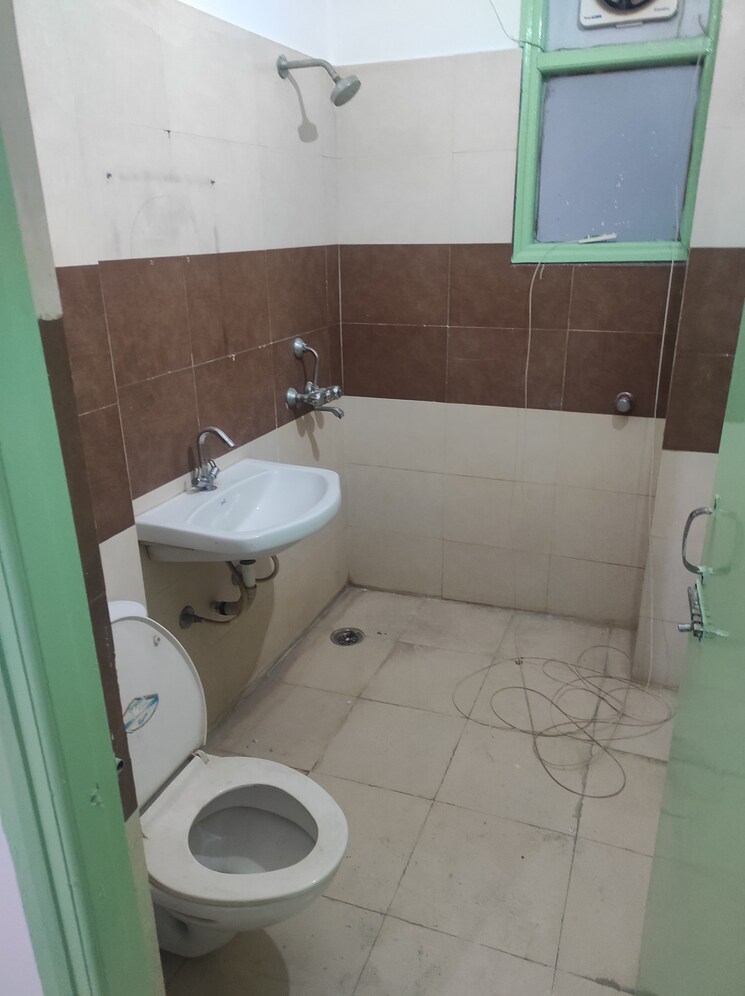 Bathroom, narkanda-apartment 2.5 Bedroom 1400 Sq.Ft. Builder Floor In Sector 31 Gurgaon 9737195