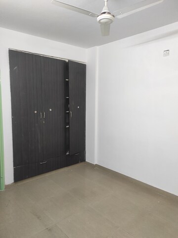 Master Bedroom in 2.5 BHK Builder Floor at Narkanda Apartment, Sector 31 – for Rent