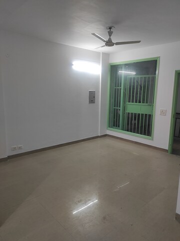 Master Bedroom in 2.5 BHK Builder Floor at Narkanda Apartment, Sector 31 – for Rent