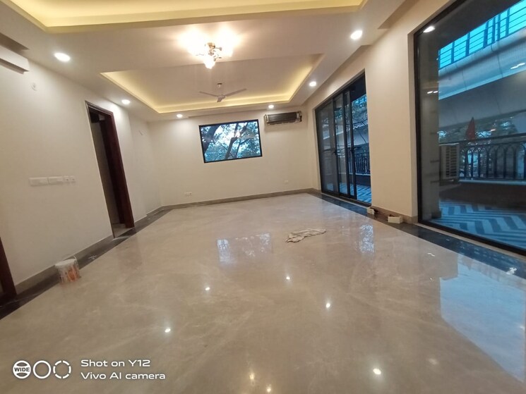 Room, greater kailash i 4 Bedroom 500 Sq.Yd. Builder Floor In Greater Kailash I Delhi 9737193