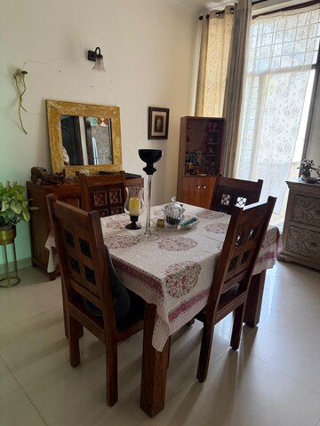 Dining area in 1 BHK Apartment at DLF City Phase III, Sector 24 – for Rent
