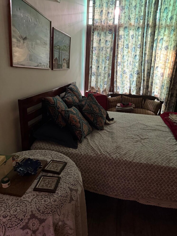 Room, dlf-city-phase-iii 1 Bedroom 500 Sq.Ft. Apartment In Sector 24 Gurgaon 9736336