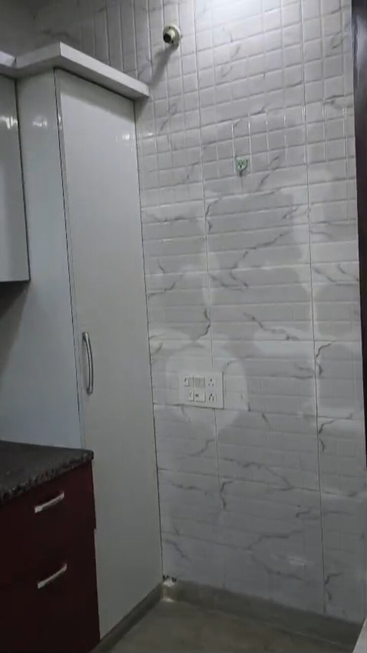 Other, rohini sector 24 3 Bedroom 700 Sq.Ft. Builder Floor In Rohini Sector 24 Delhi 9737363