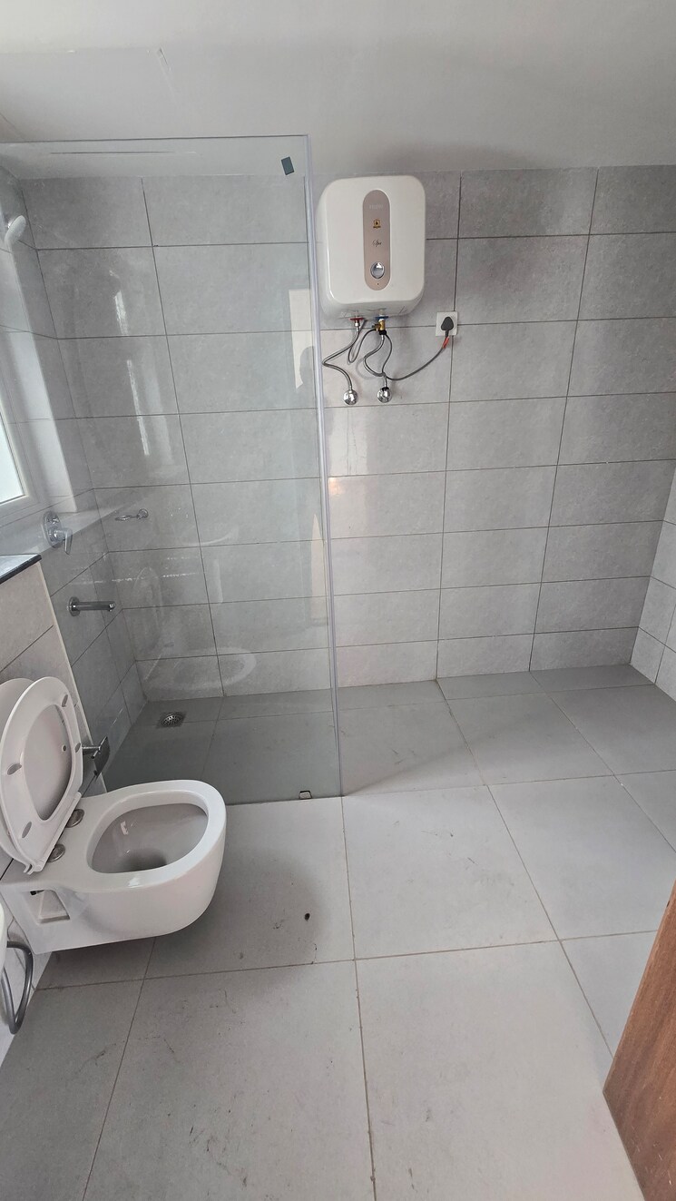 Bathroom, godrej-golf-link-villas 4 Bedroom 2835 Sq.Ft. Villa In Sector 27 Yamuna Expressway Greater Noida 9737316