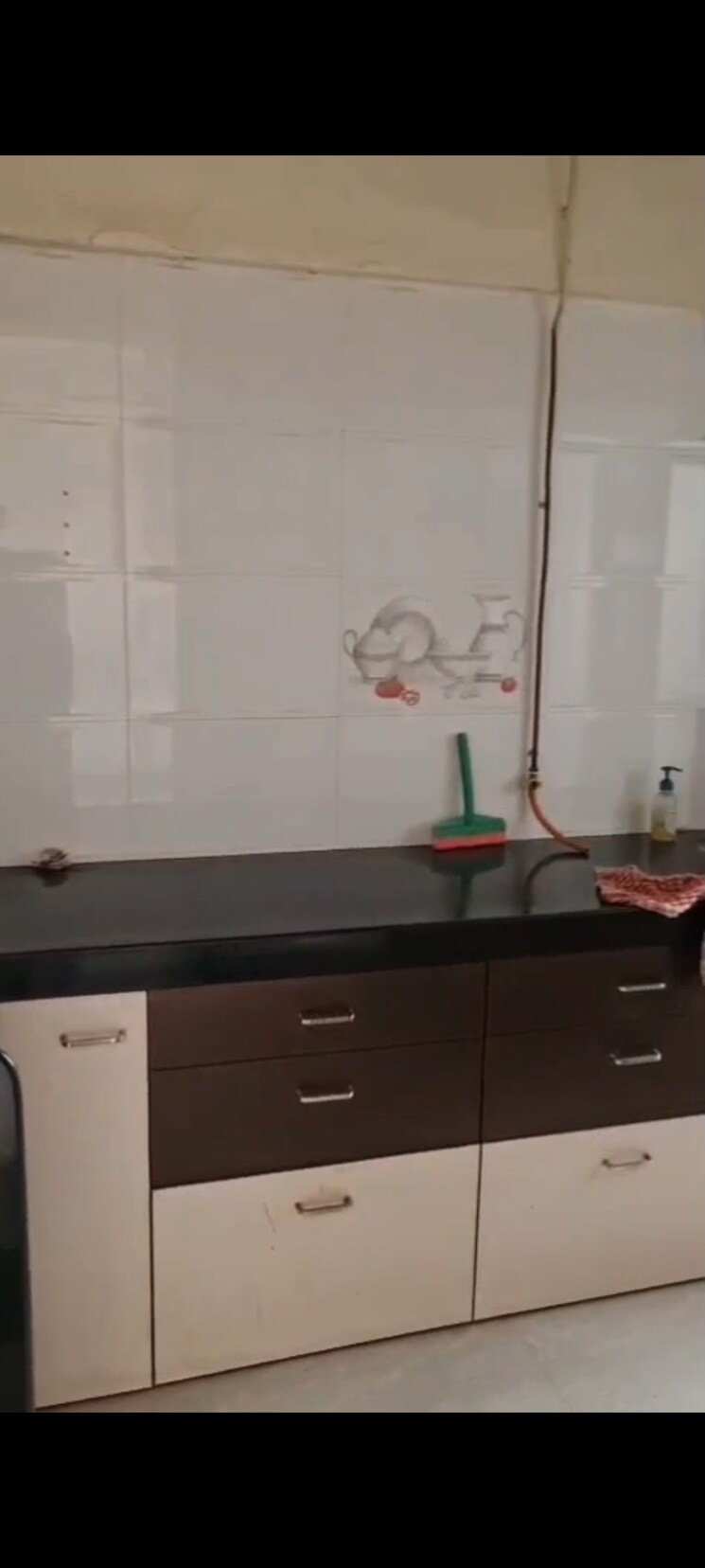 Kitchen, amogh-adjure-apartment 1 Bedroom 450 Sq.Ft. Apartment In Vile Parle East Mumbai 9737326