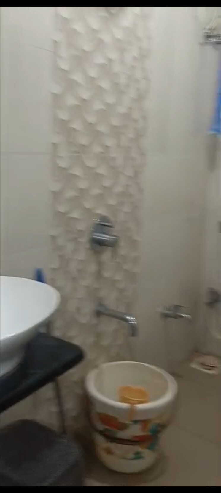 Bathroom, zee-usha-niketan 1 Bedroom 450 Sq.Ft. Apartment In Vile Parle East Mumbai 9737354