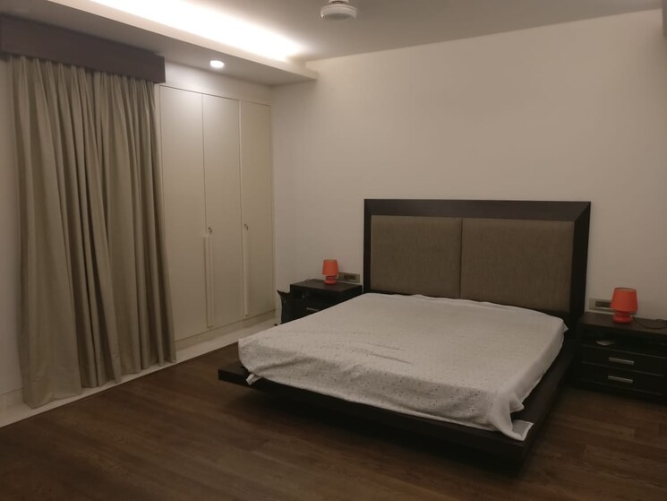 Bedroom, defence colony 3 Bedroom 288 Sq.Yd. Builder Floor In Defence Colony Delhi 9737421
