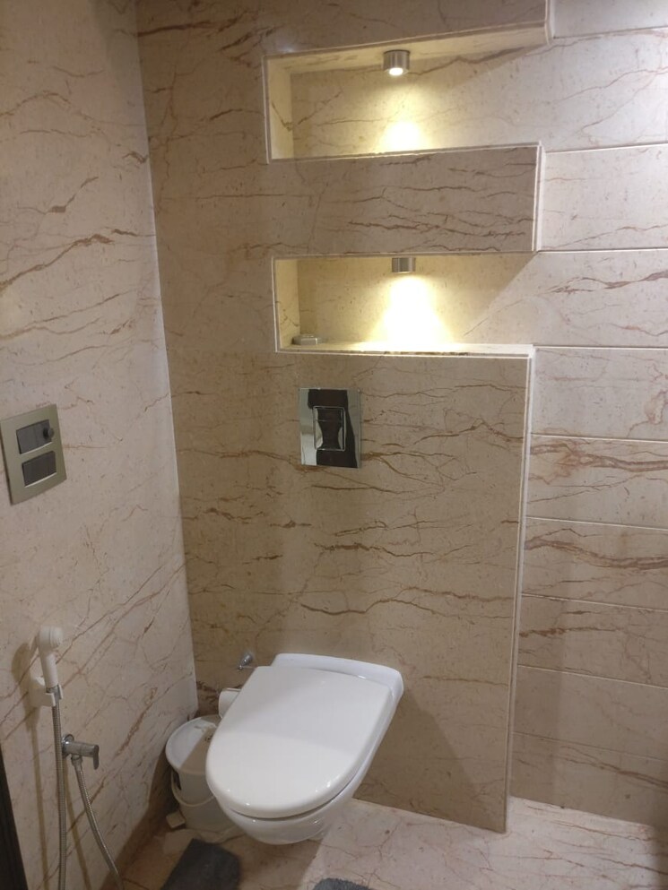 Bathroom, defence colony 3 Bedroom 288 Sq.Yd. Builder Floor In Defence Colony Delhi 9737421