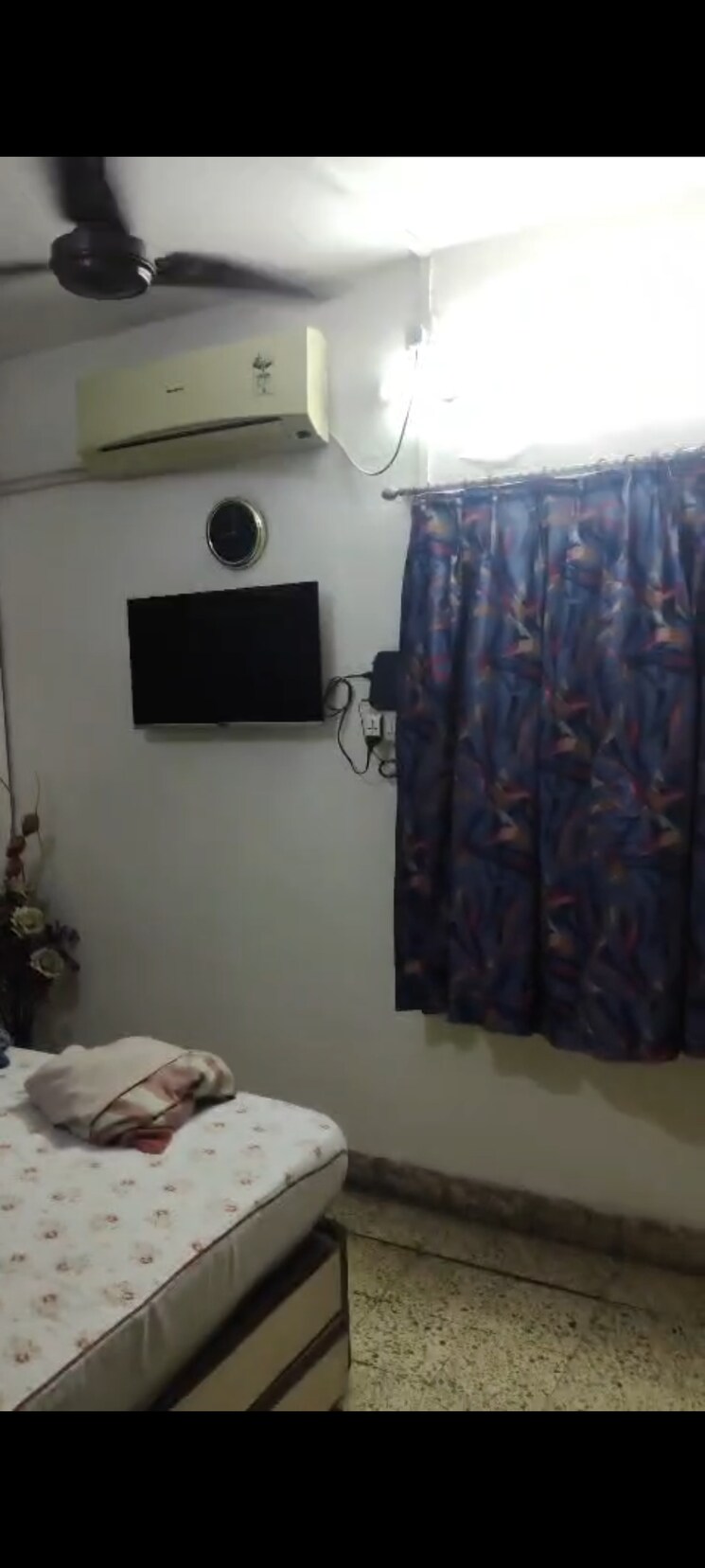 Bedroom, vile parle east 1 Bedroom 480 Sq.Ft. Apartment In Vile Parle East Mumbai 9737426