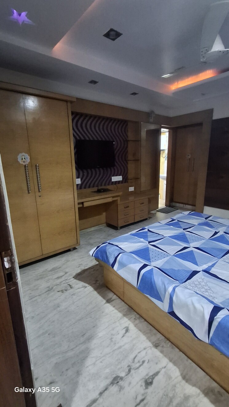 undefined, shankar nagar 3 Bedroom 1800 Sq.Ft. Apartment In Shankar Nagar Raipur 9737498