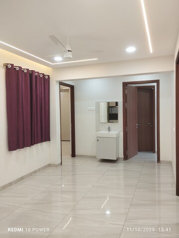 Room in 2 BHK Apartment at My Home Jewel, Madinaguda – for Rent