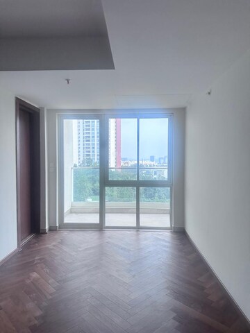 Room in 4 BHK Apartment at Prestige White Meadows, Whitefield – for Rent