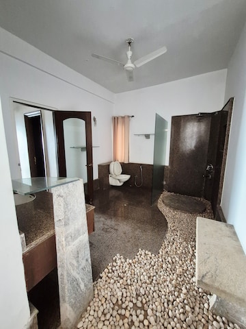 Furnished Amenities in 4 BHK Independent House at Banjara Hills – for Rent