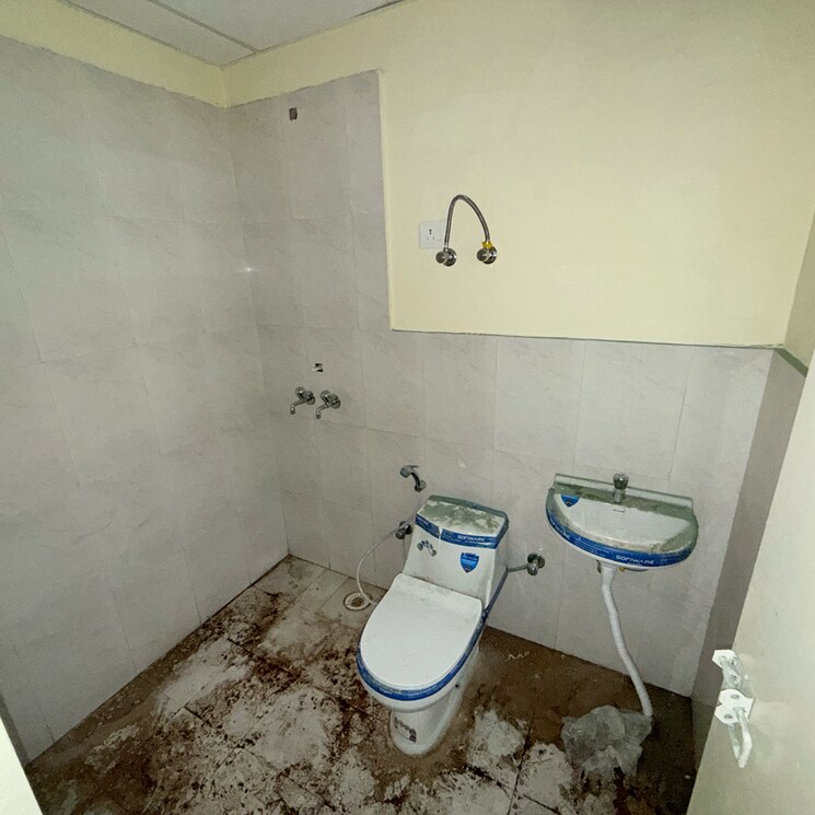 Bathroom, pyramid-altia 3 Bedroom 742 Sq.Ft. Apartment In Sector 70a Gurgaon 9737595