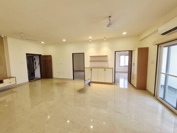 Room in 3 BHK Apartment at Banjara Hills – for Rent