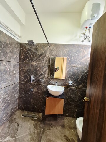 Furnished Amenities in 3 BHK Apartment at Banjara Hills – for Rent