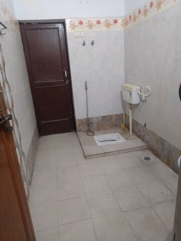 Master Bedroom in 3 BHK Independent House at Gomti Nagar – for Rent