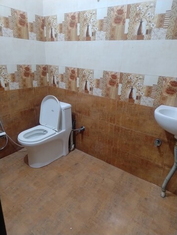 Bathroom in 2 BHK Independent House at Gomti Nagar – for Rent