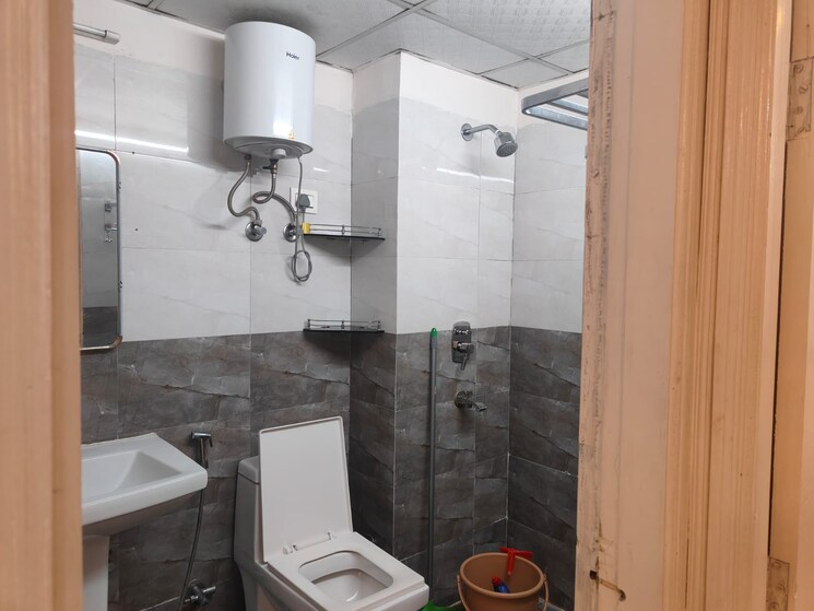 Bathroom, migsun-vilaasa 2 Bedroom 660 Sq.Ft. Apartment In Eta Ii Greater Noida Greater Noida 9737598