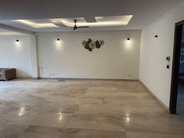 Room in 3 BHK Builder Floor at Sector 23a – for Rent