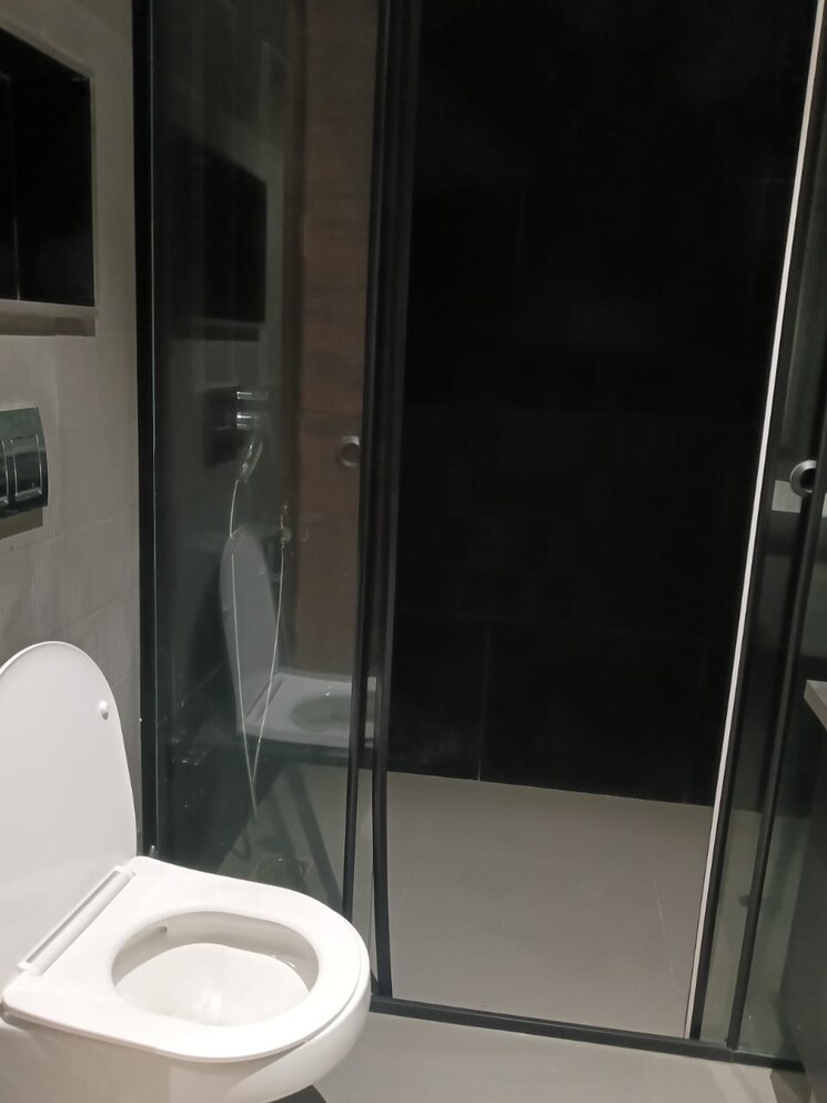 Bathroom, lajpat nagar iii 3 Bedroom 1800 Sq.Ft. Builder Floor In Lajpat Nagar Iii Delhi 9737635