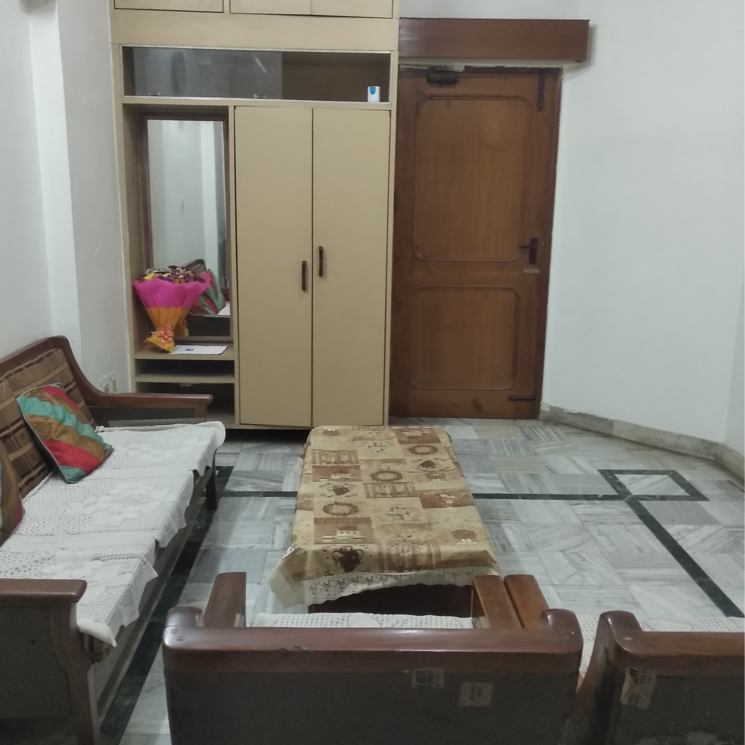 Living Room, sector 15 1 Bedroom 300 Sq.Yd. Builder Floor In Sector 15 Gurgaon 9737638