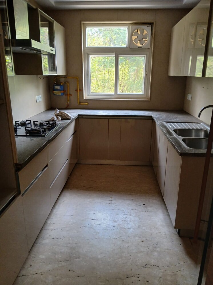 Balcony, greater kailash i 3 Bedroom 208 Sq.Yd. Builder Floor In Greater Kailash I Delhi 9737675