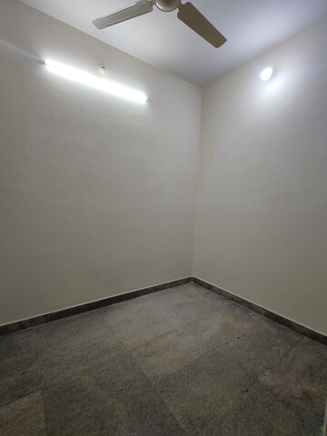 Room in 2 BHK Builder Floor at Hsr Layout Sector 3 – for Rent