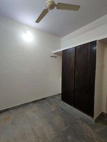 Room in 2 BHK Builder Floor at Hsr Layout Sector 3 – for Rent