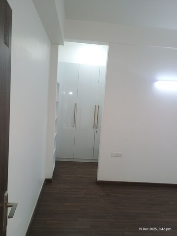 Furnished Amenities in 3 BHK Builder Floor at BPTP Amstoria, Sector 102 – for Rent