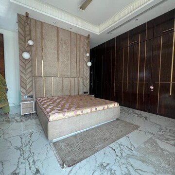 4 BHK Apartment For Rent in Prabhadevi CHS, Century Bazar