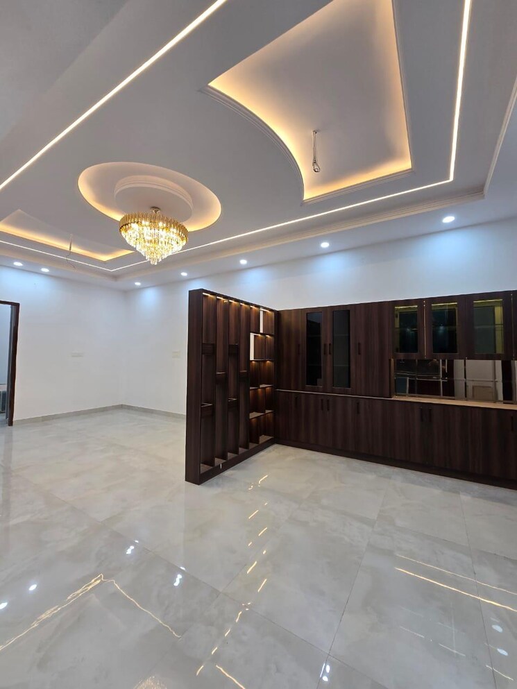 Room, sector 124 5 Bedroom 205 Sq.Yd. Independent House In Sector 124 Mohali 9738055