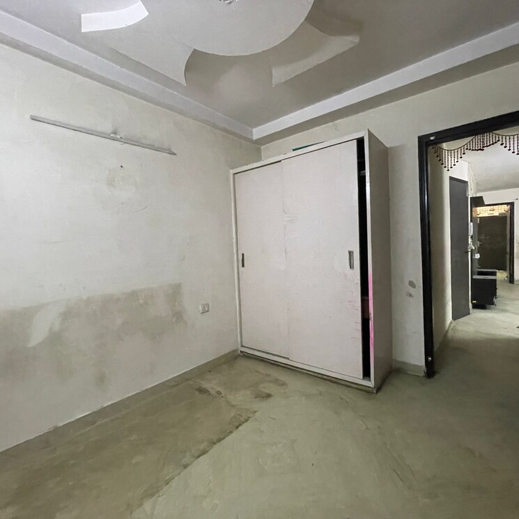 Room, rohini sector 24 3 Bedroom 1110 Sq.Ft. Builder Floor In Rohini Sector 24 Delhi 9738288