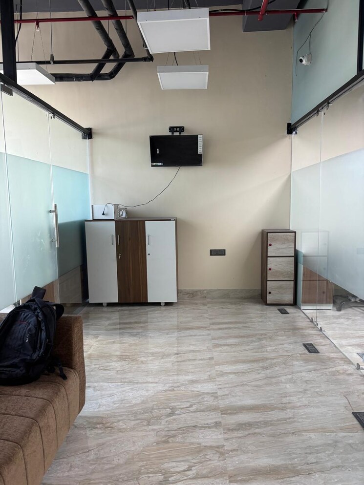 Team Area, mani-casadona Commercial Office Space 350 Sq.Ft. In New Town Kolkata 9738094