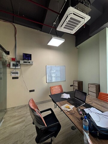  Office Space For Rent in Mani Casadona, New Town