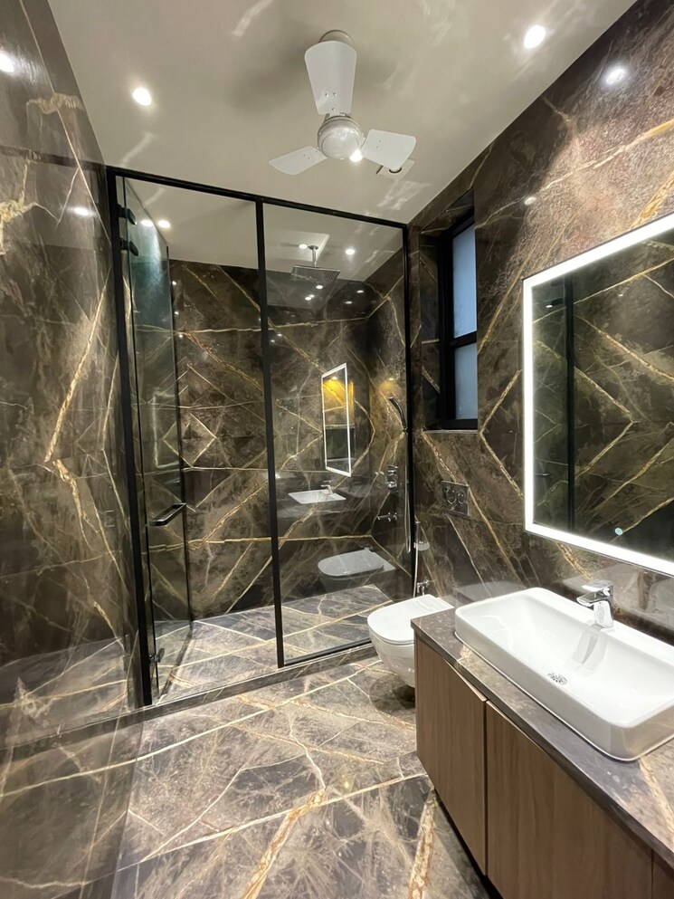 Bathroom, chirag enclave 4 Bedroom 500 Sq.Yd. Builder Floor In Chirag Enclave Delhi 9738417