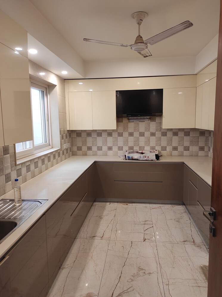 Kitchen, sector 31 4 Bedroom 2700 Sq.Ft. Builder Floor In Sector 31 Gurgaon 9738447