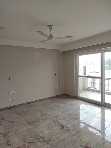 Room in 4 BHK Builder Floor at Sector 31 – for Rent