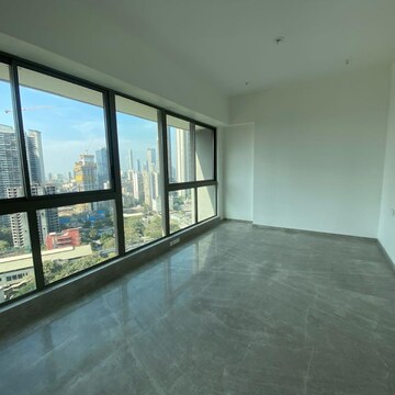 Room in 4 BHK Apartment at Prestige Jasdan Classic, Jacob Circle – for Rent