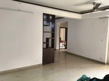 Room in 4 BHK Apartment at Supertech Ecociti, Sector 137 – for Rent